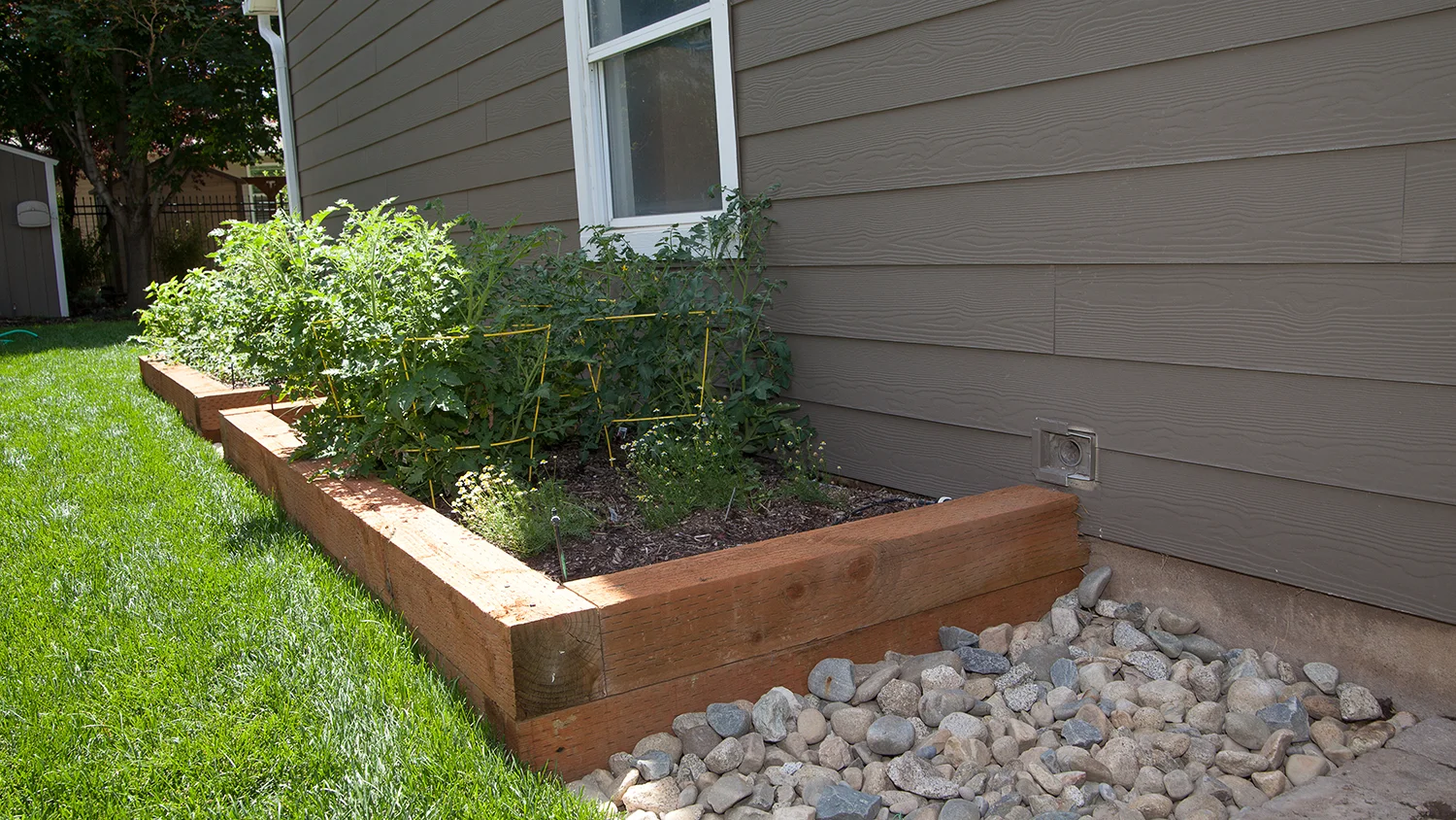 Garden boxes by Cottonwood Landscapes