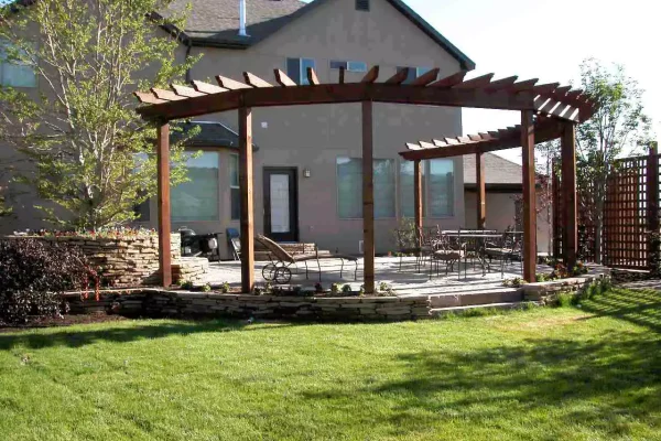 Curved pergola